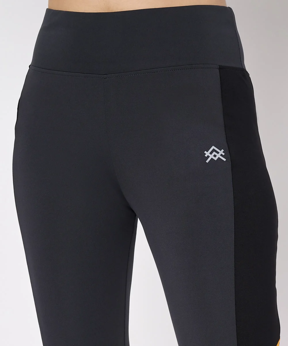 Avatrois-High-Rise-Fitness-Leggings-Waistband-Closeup